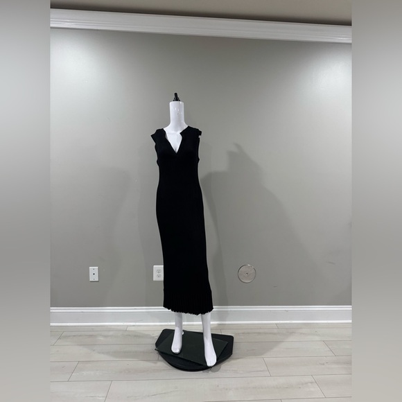 $990
Proenza Schouler
Tatum Knit Midi-Dress size M - Picture 4 of 11
